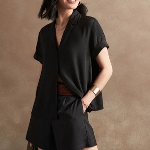 NWT Banana Republic flowy short sleeve button down